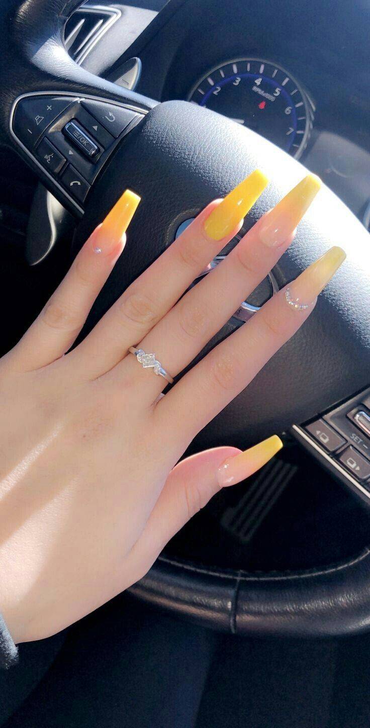amarelo