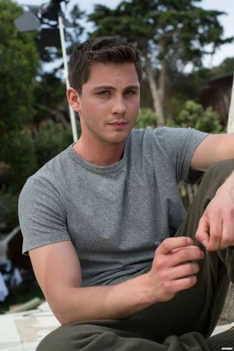 Moda Logan Lerman