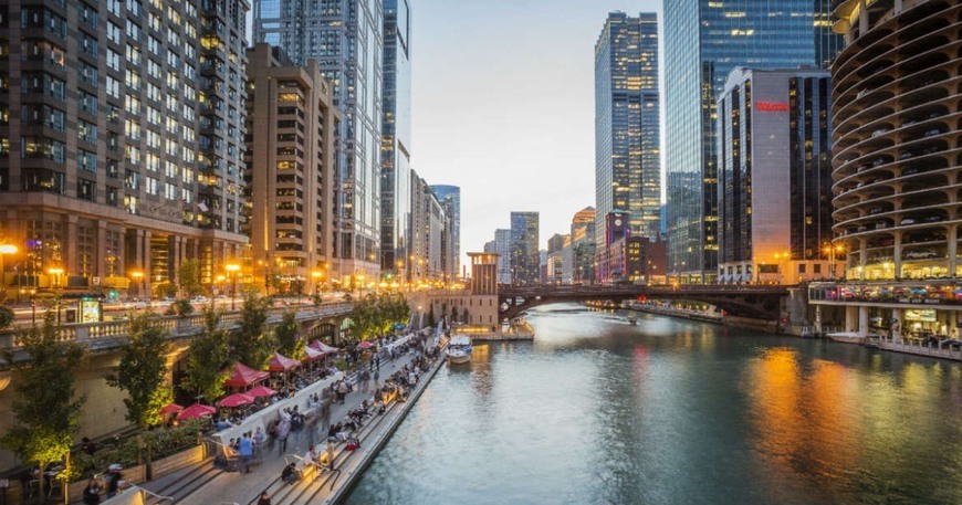 Place Chicago Riverwalk