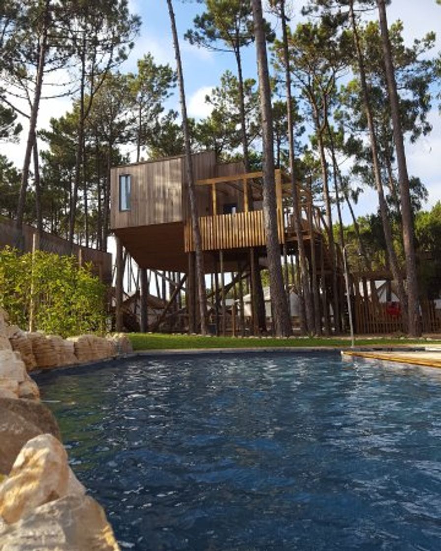 Place Bukubaki Eco Surf Resort