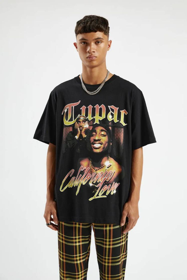 Fashion T-shirt preta com ilustração do Tupac

