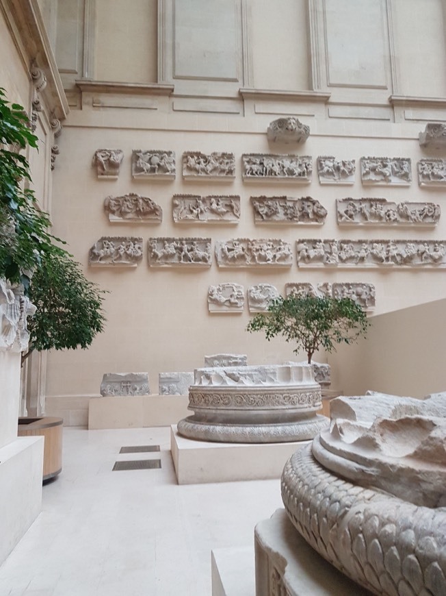 Place Musée du Louvre