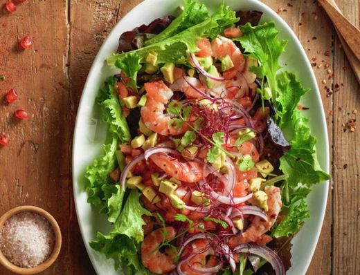 Ensalada de ceviche de langostinos y cebolla 