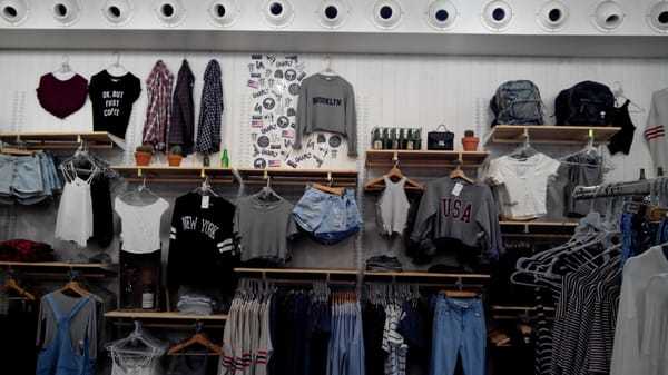 Place Brandy Melville