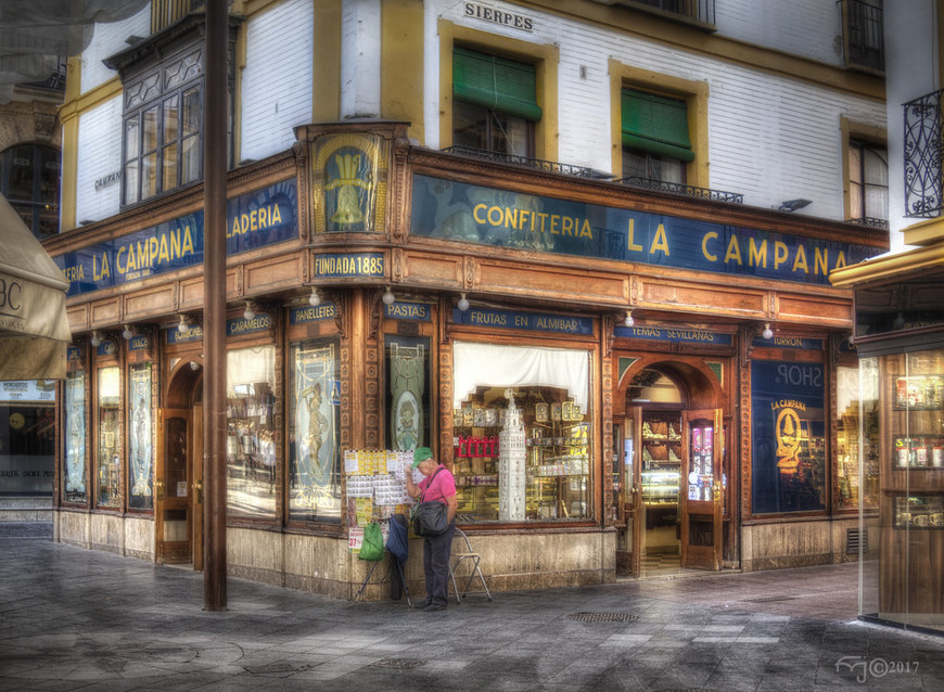 Place Confitería La Campana