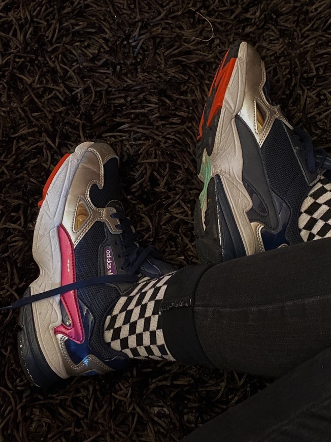 Social adidas Falcon