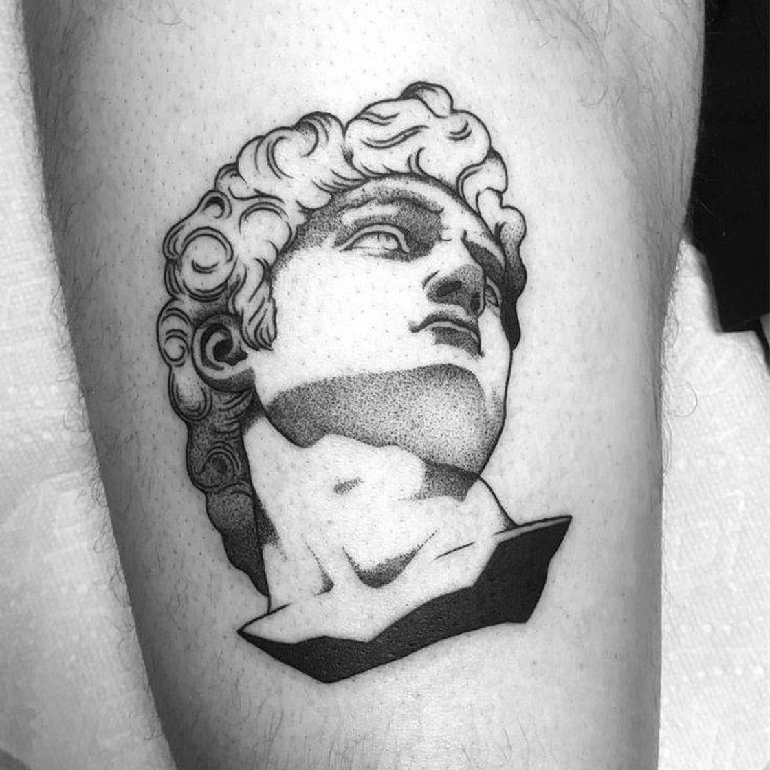 Moda Tatto estátua