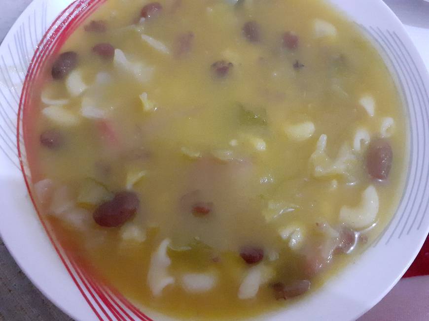 Social Sopa de couve com feijão, masas e chouriço
