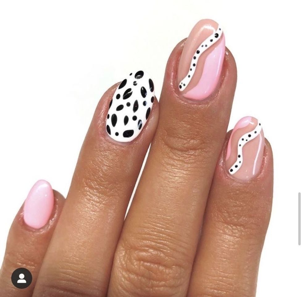 Moda Nails