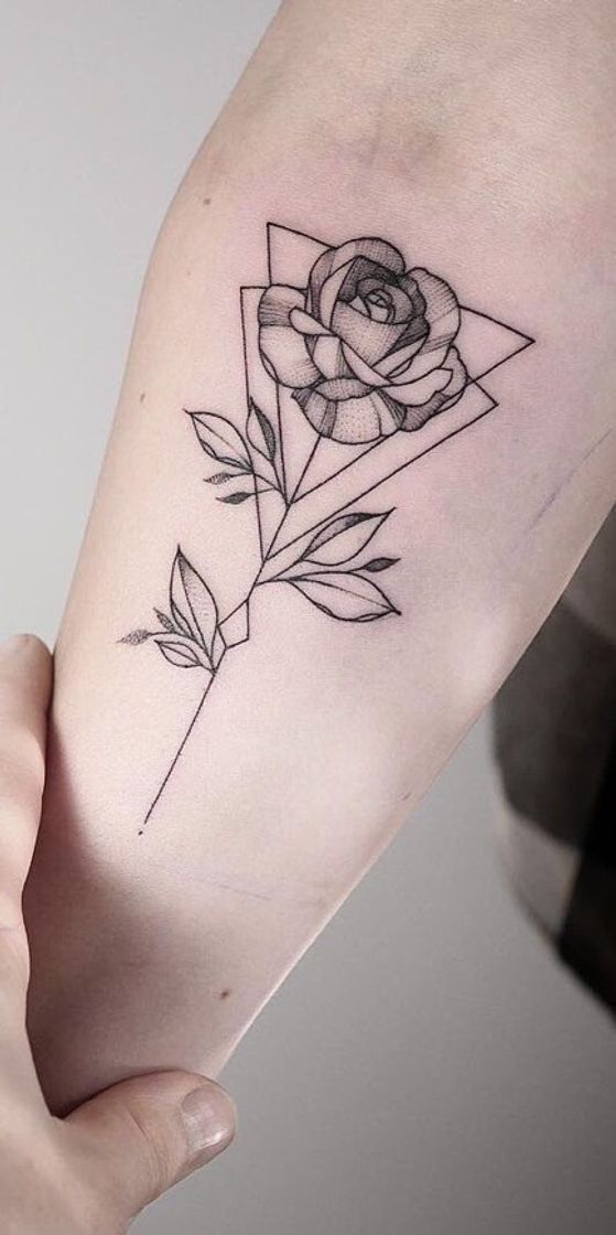 Fashion Tatuagem Rosa Triangular 