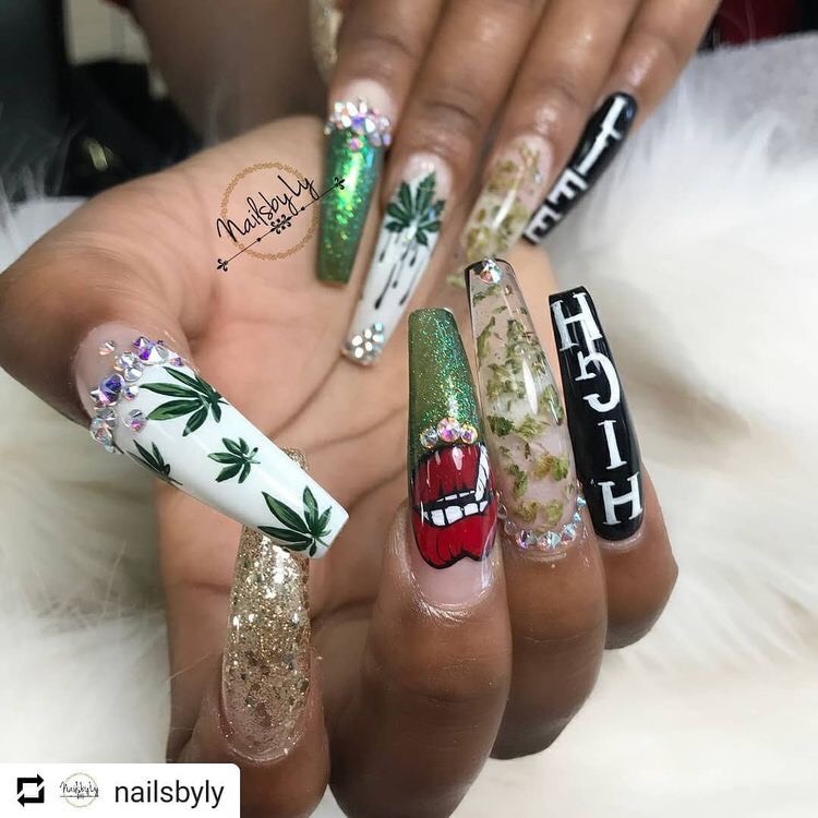 Fashion Weed girl 💚