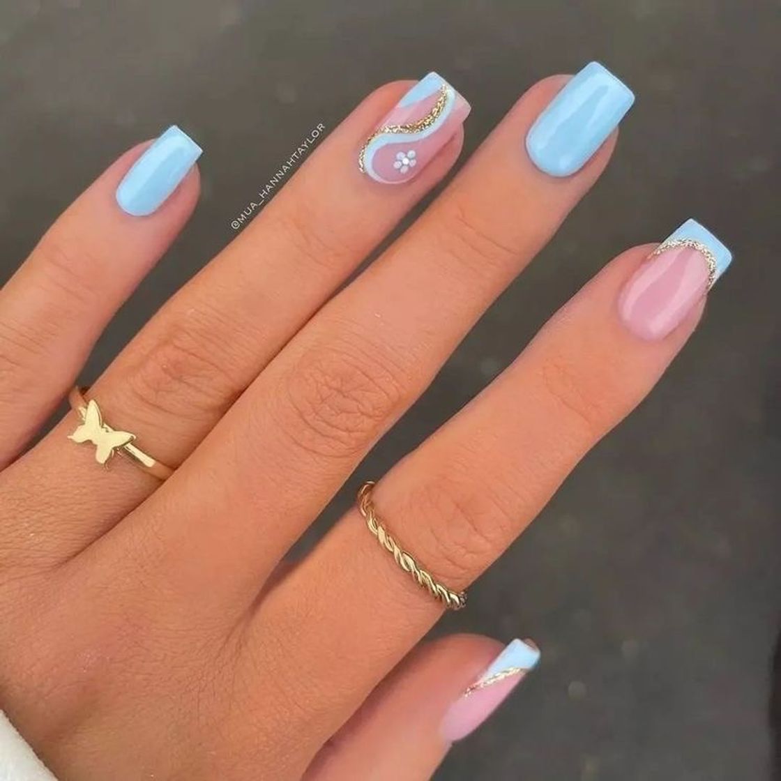 Social Nails