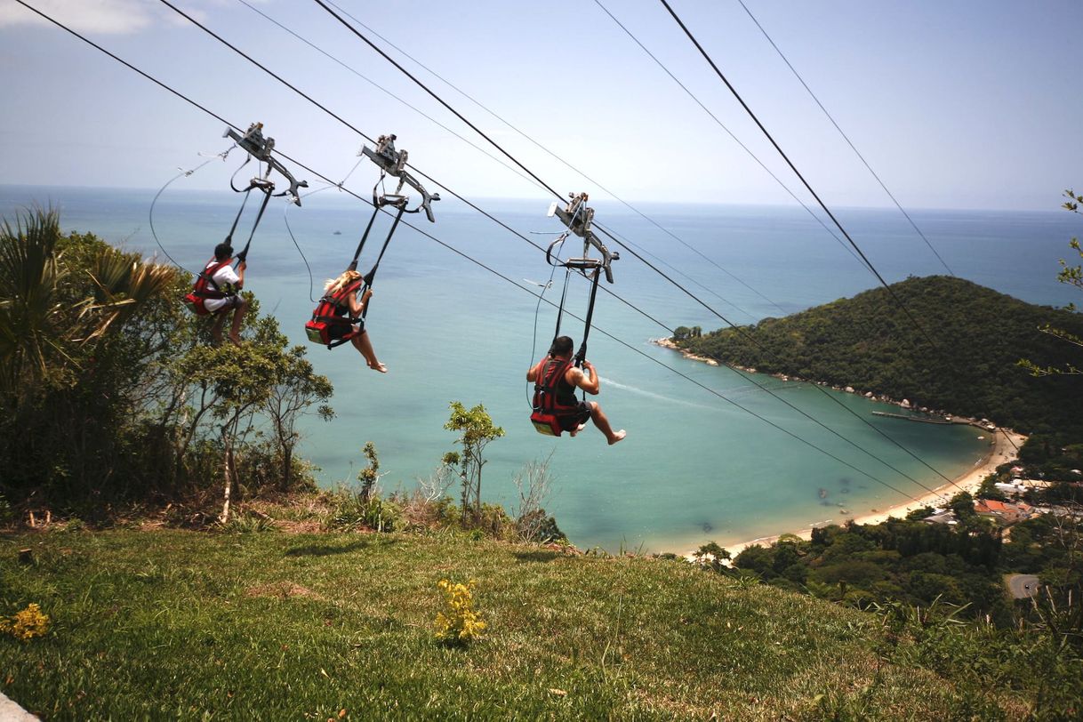 Lugar Tirolesa ZipRider YouHoo Parque Unipraias