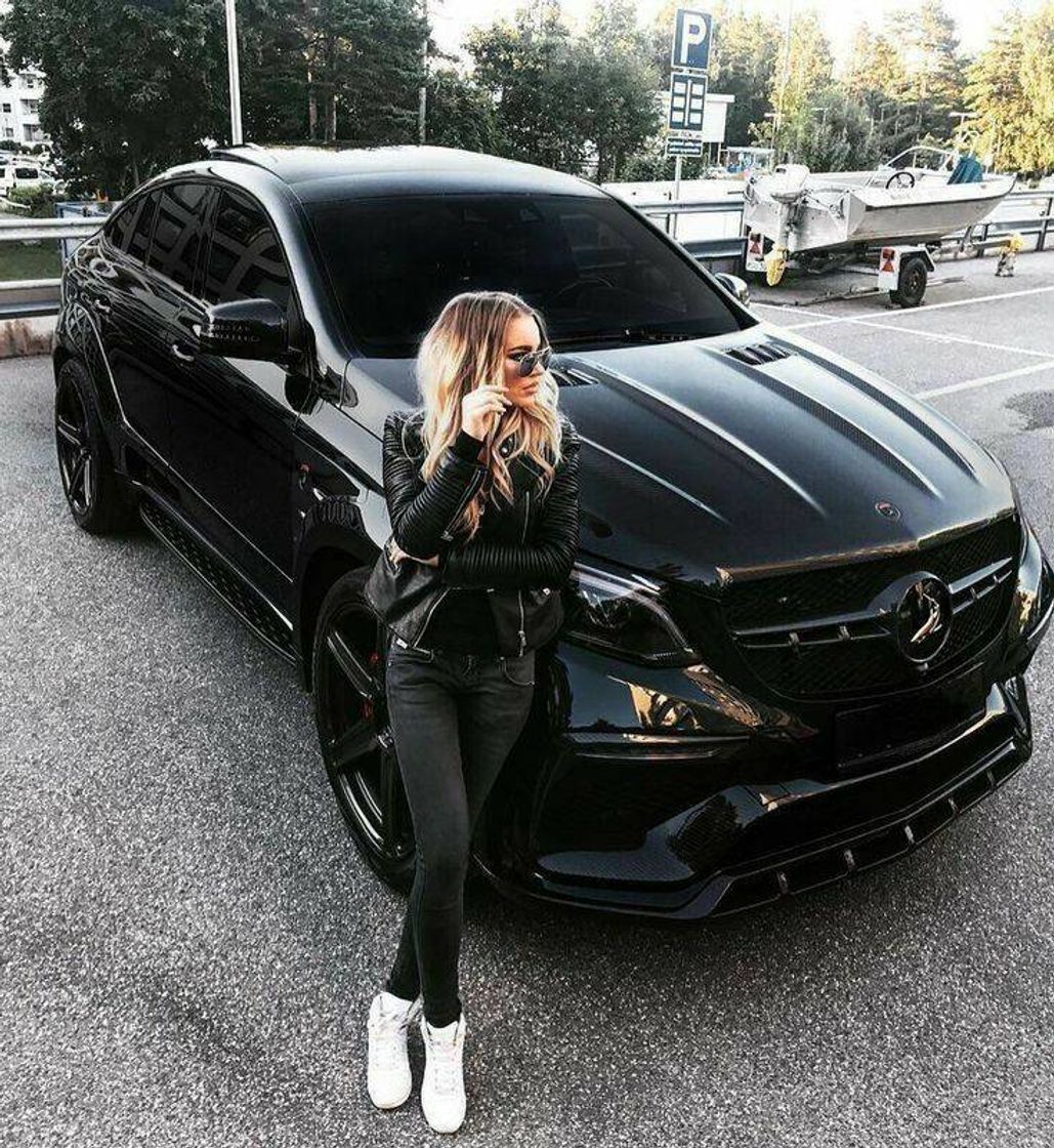 Fashion Carro preto luxuoso