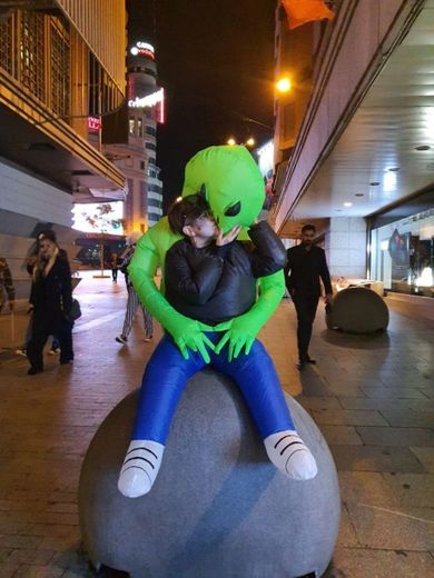 Gmorosa Green Alien Carrying Human Costume Halloween Clothes Prop Christmas Prop Clothes