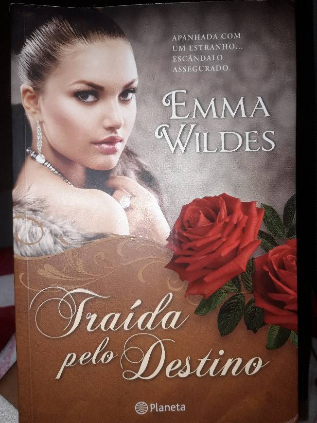 Traída Pelo Destino