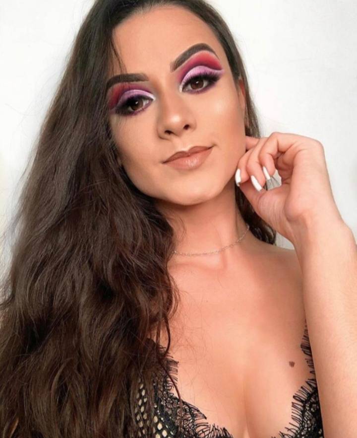 Moda Técnica Smokey Eyes e Delineado Infinito