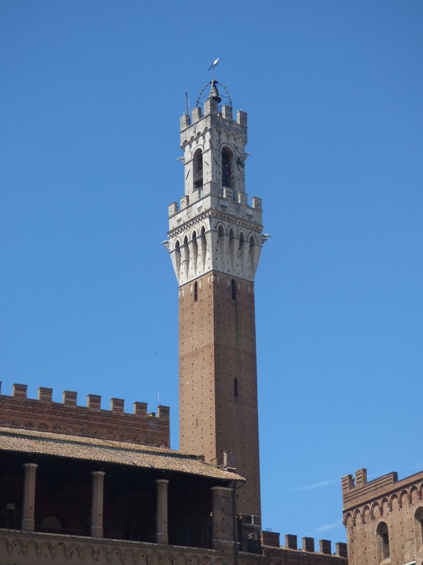 Place Torre del Mangia