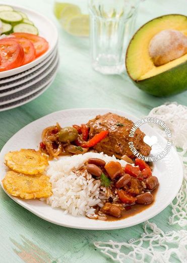 La Bandera Dominicana: Receta y Videos del Almuerzo Tradicional