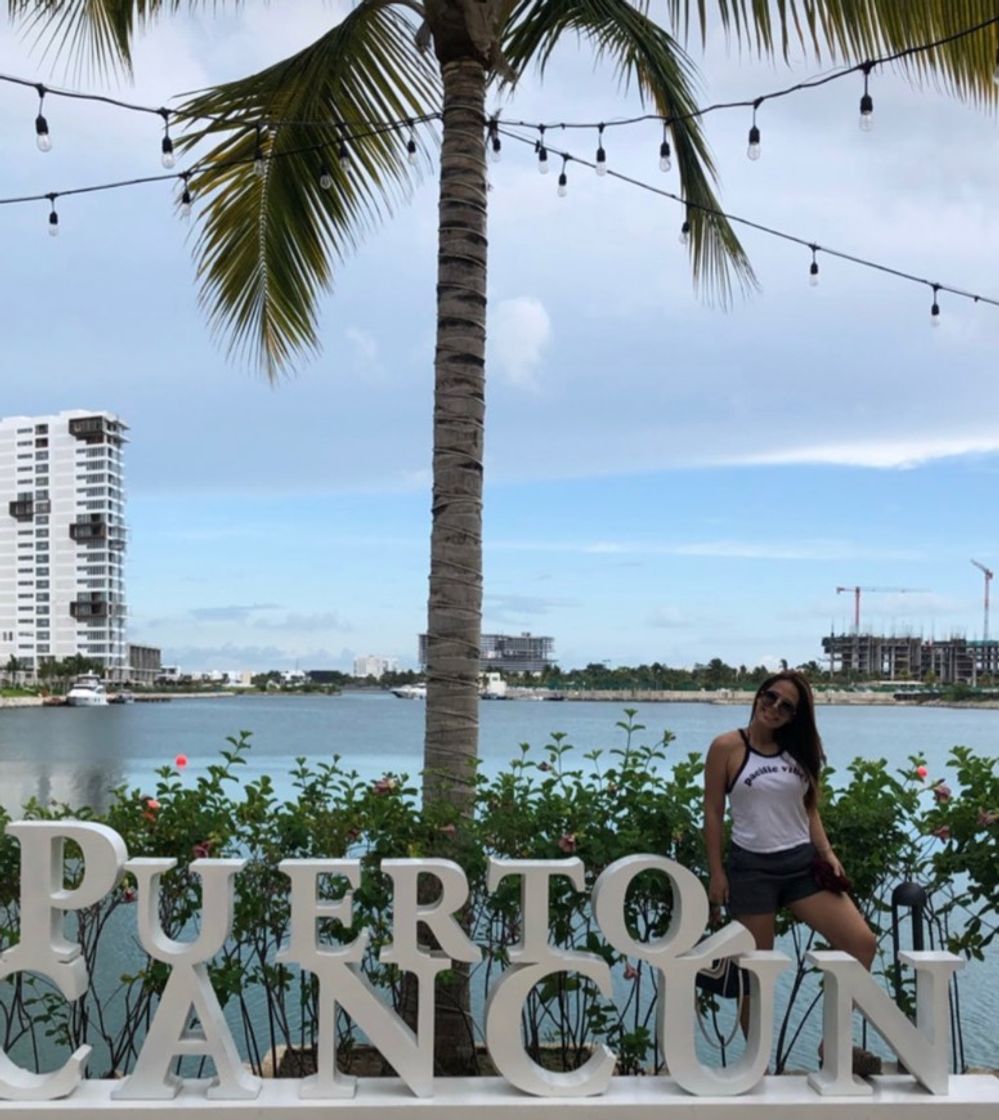 Lugar Puerto Cancun Marina Town Center