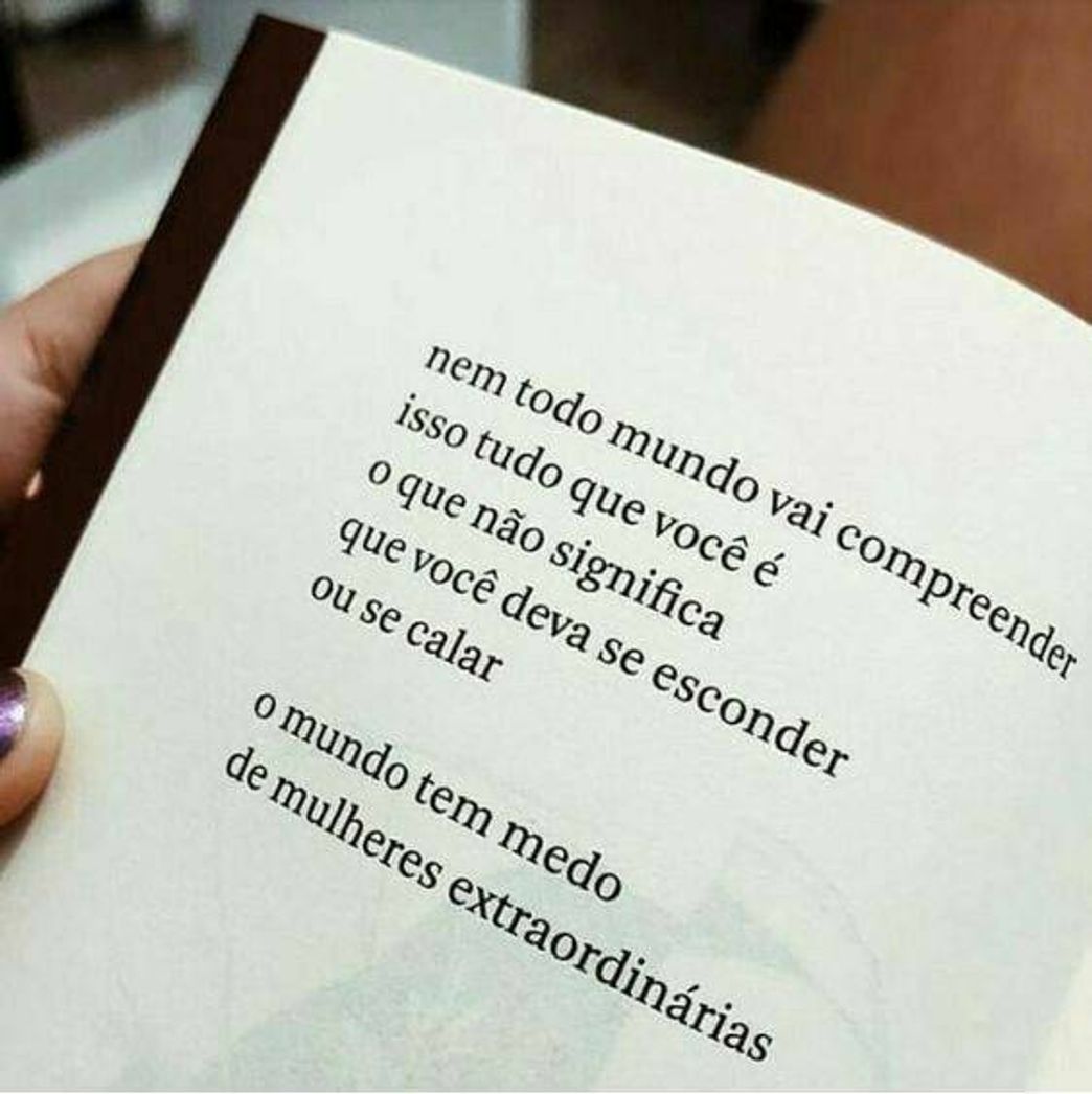 Social Tudo nela brilha e queima 