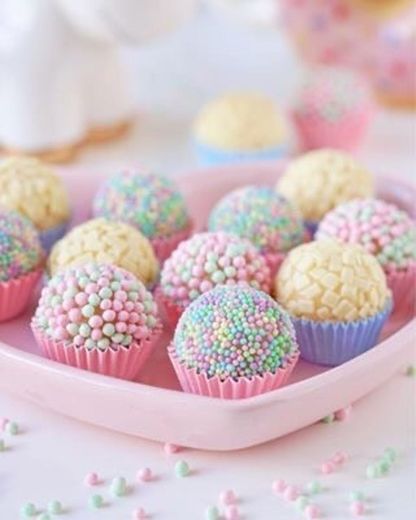 Brigadeiro colorido