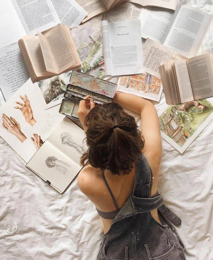 Fashion Inspiração foto com livros e arte