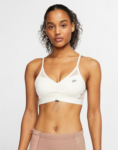 Light support sports bra with adjustable closure
