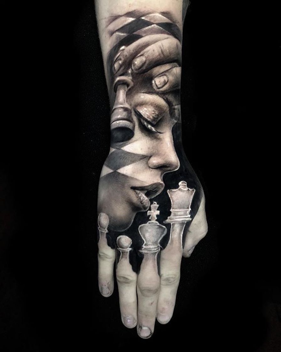 Moda Hand tattoo