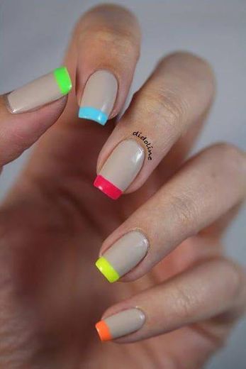 Basic  color and francesinhas with neons colors 