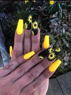 Fashion Black nails with sunflower 