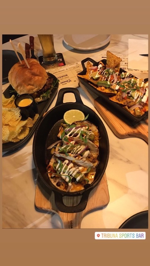 Restaurants Tribuna Sports Bar & Grill - Food & Drinks