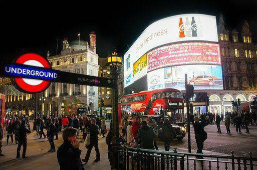 Lugar Piccadilly Circus