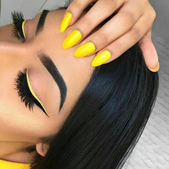 Delineado amarelo💛