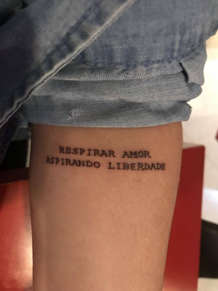 Fashion Tattoo de frase