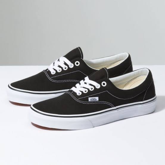 Moda Vans preto com branco 