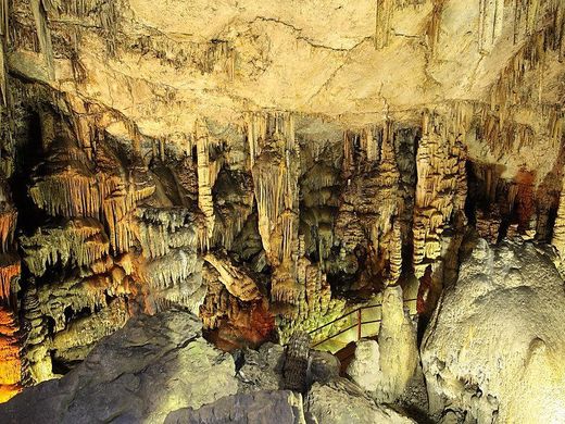 Caverna de Psicro