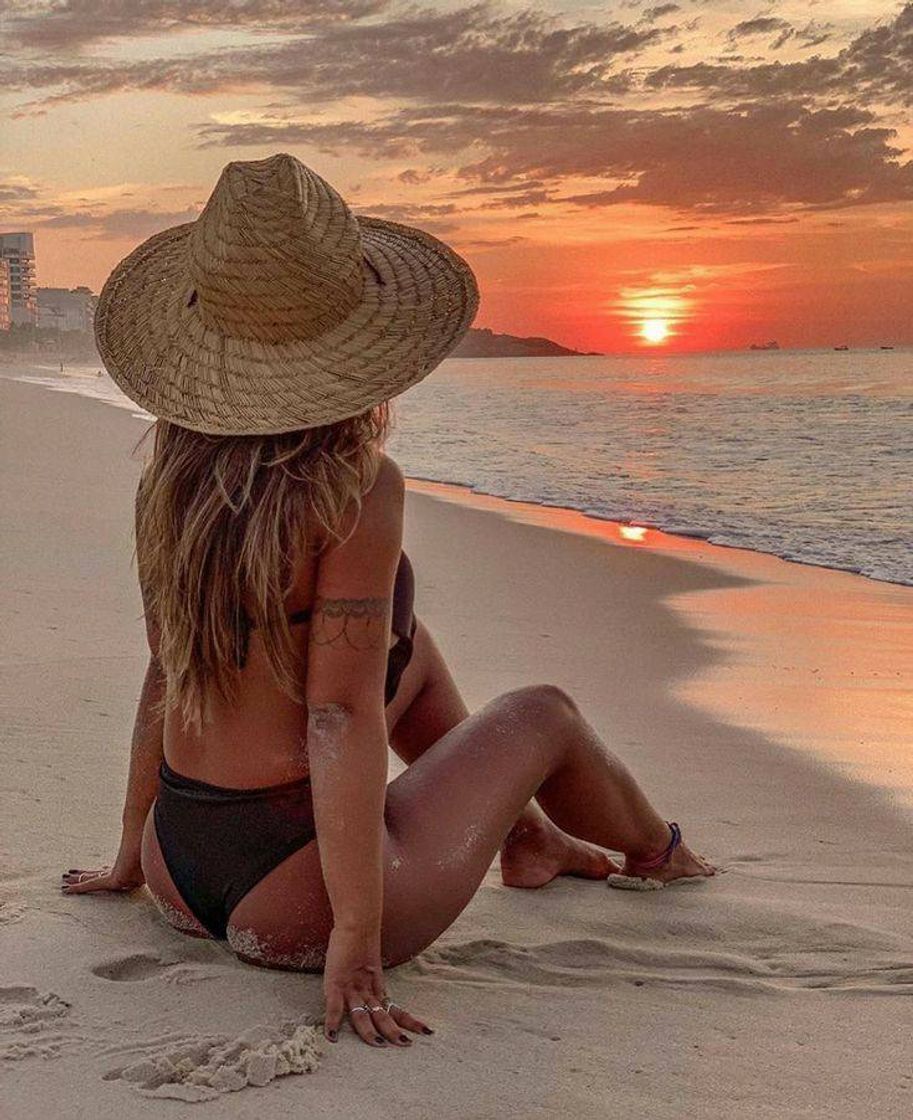 Moda Foto na praia com o pôr do sol 