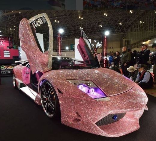  Carro rosa de luxo