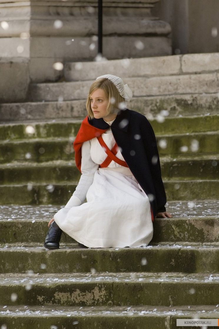 Fashion Style Icon - Romola Garai - Queen of The