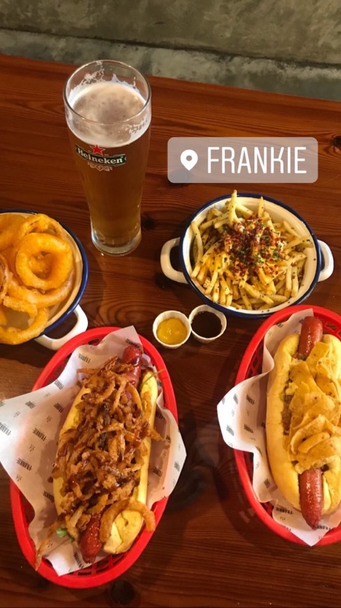 Restaurantes Frankie Hot Dogs