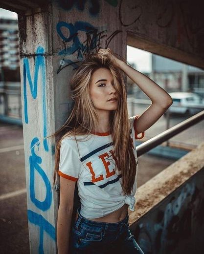 Urban Pose