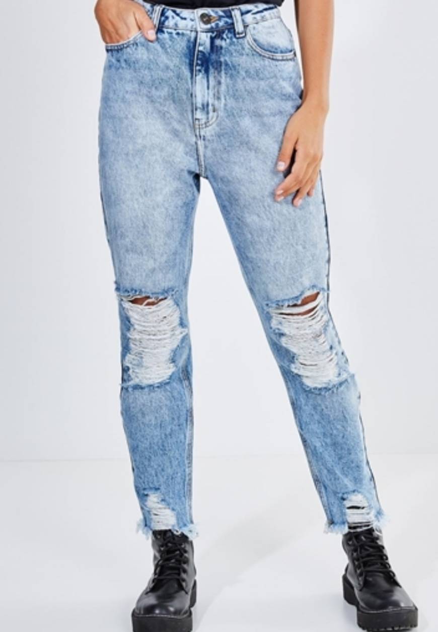 Moda 
•Calça mom em jeans 
