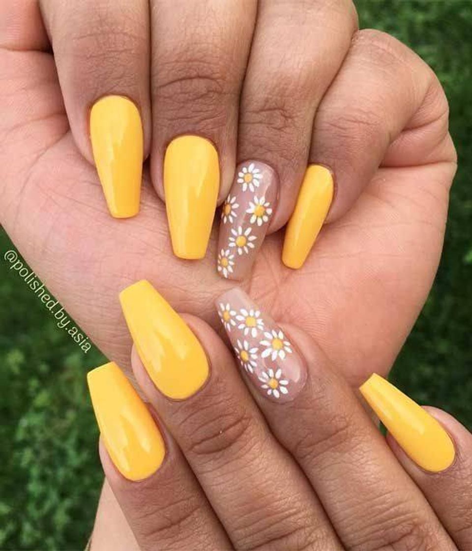 Moda Nails aesthetic 