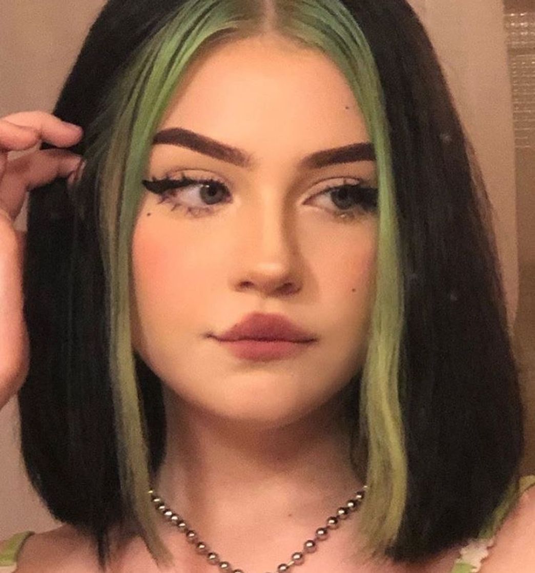 Moda Green hair