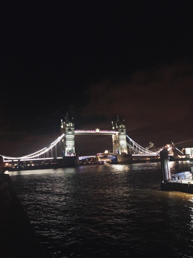 Place Tower Bridge