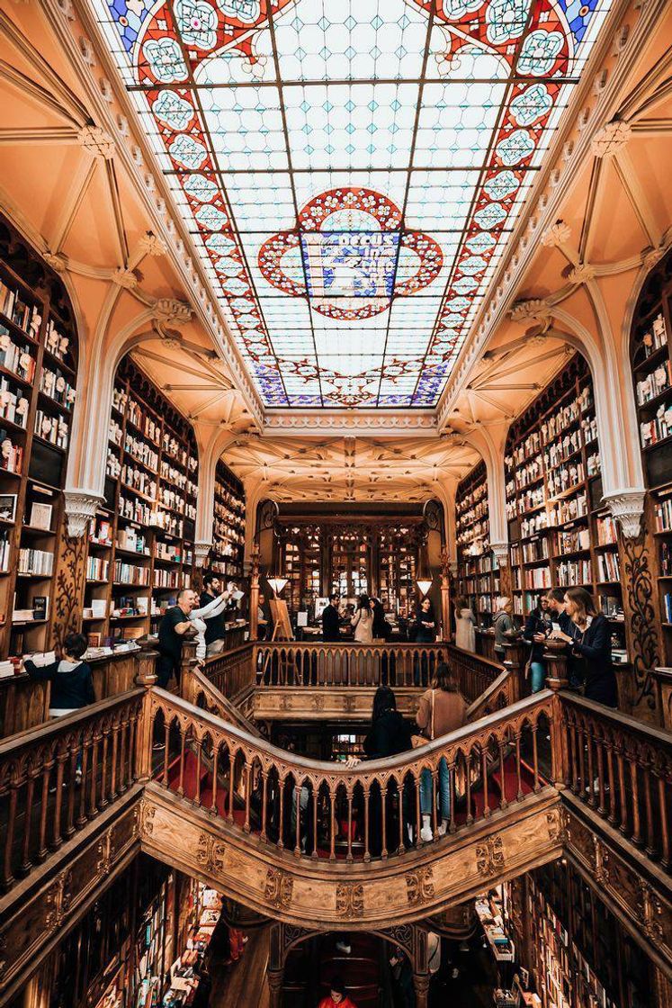 Moda Lello Bookstore📖