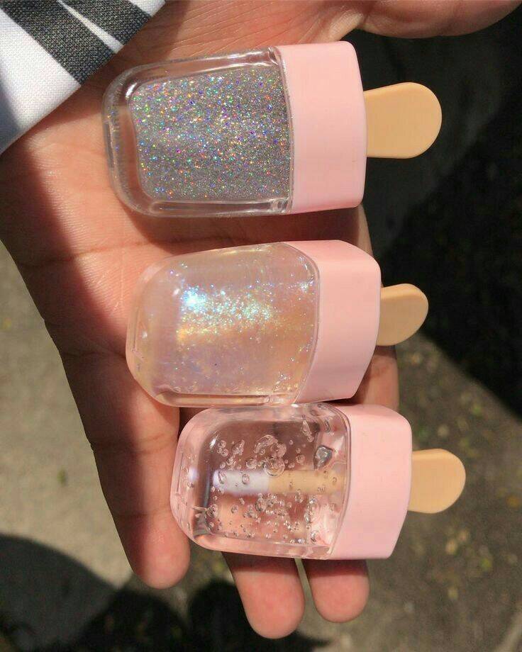 Social Gloss lips