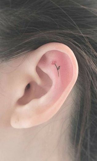 Tattoo na orelha 🦋