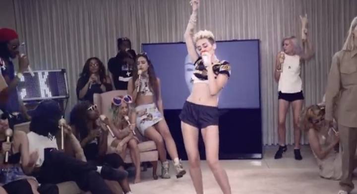 Social Miley Cyrus - We can't stop 